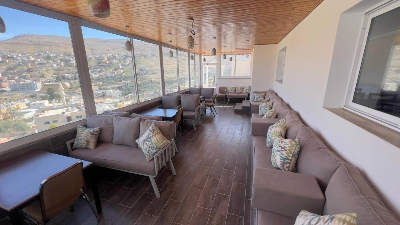 Beit Alshabaan Inn Wadi Musa Exterior photo